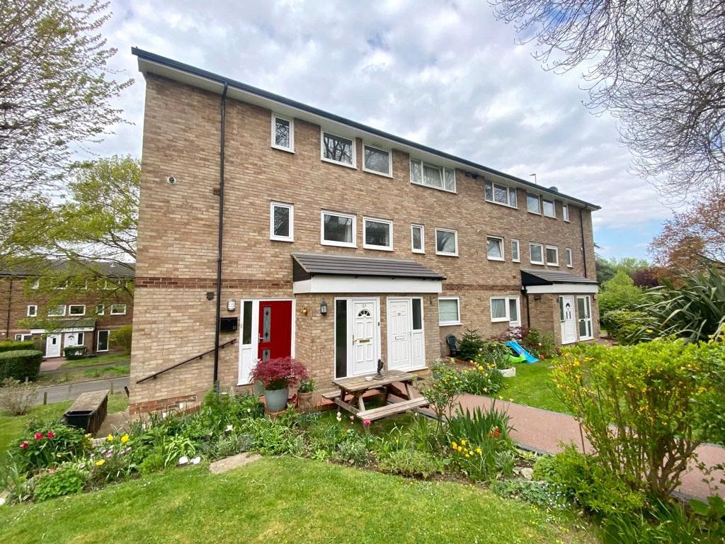 3 bed maisonette for sale in Denham Close, Maidenhead, Berkshire SL6, £350,000