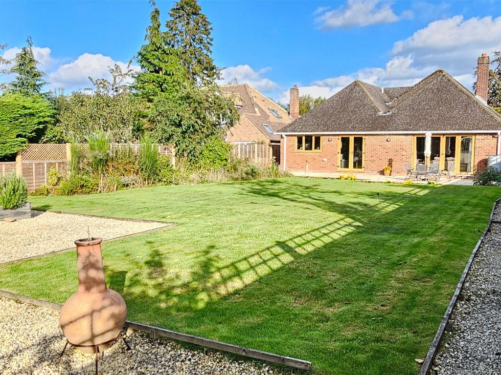 3 bed bungalow for sale in Little Lane, Upper Bucklebury, Reading RG7, £715,000
