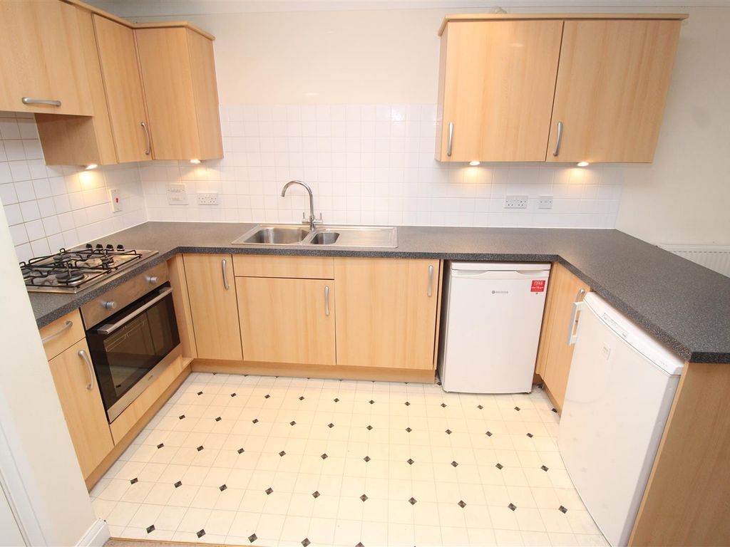 2 bed flat to rent in Boroughbridge, Oakhill, Milton Keynes MK5, £1,250 pcm