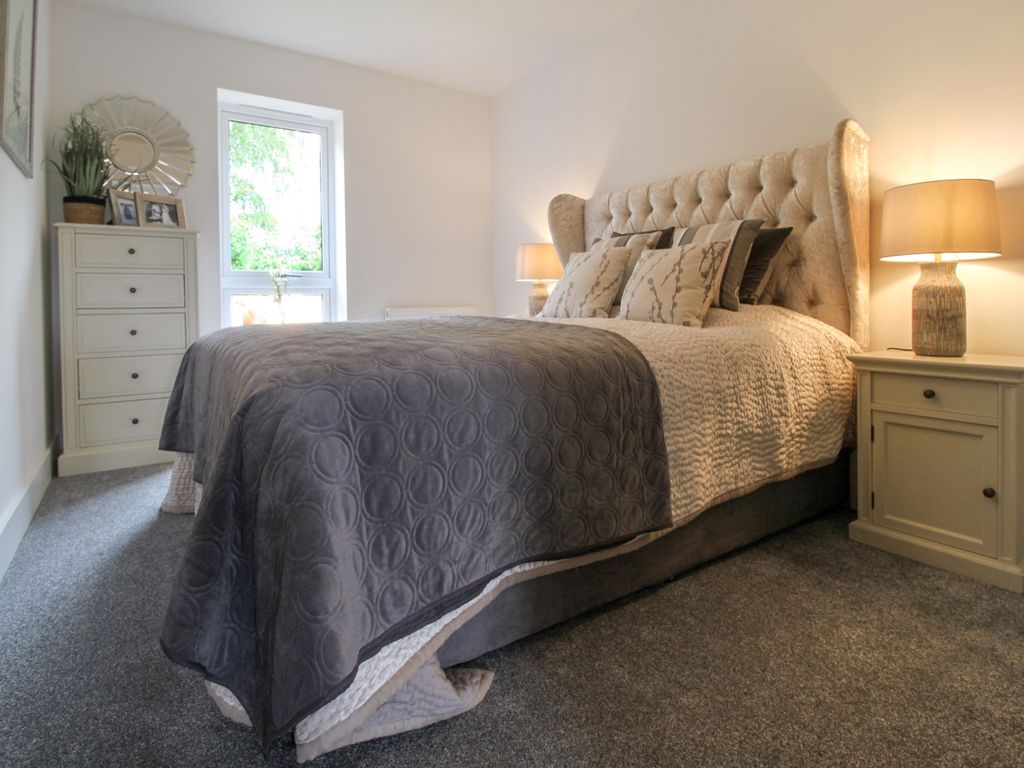3 bed semi-detached house for sale in 2 Kings Walks, Boyne Rise, Kings Worthy, Winchester SO23, £575,000