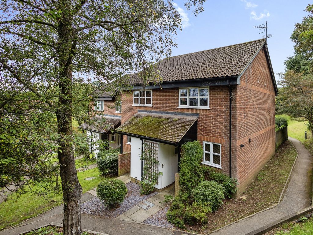 2 bed end terrace house for sale in Town End Close, Godalming, Surrey GU7, £435,000