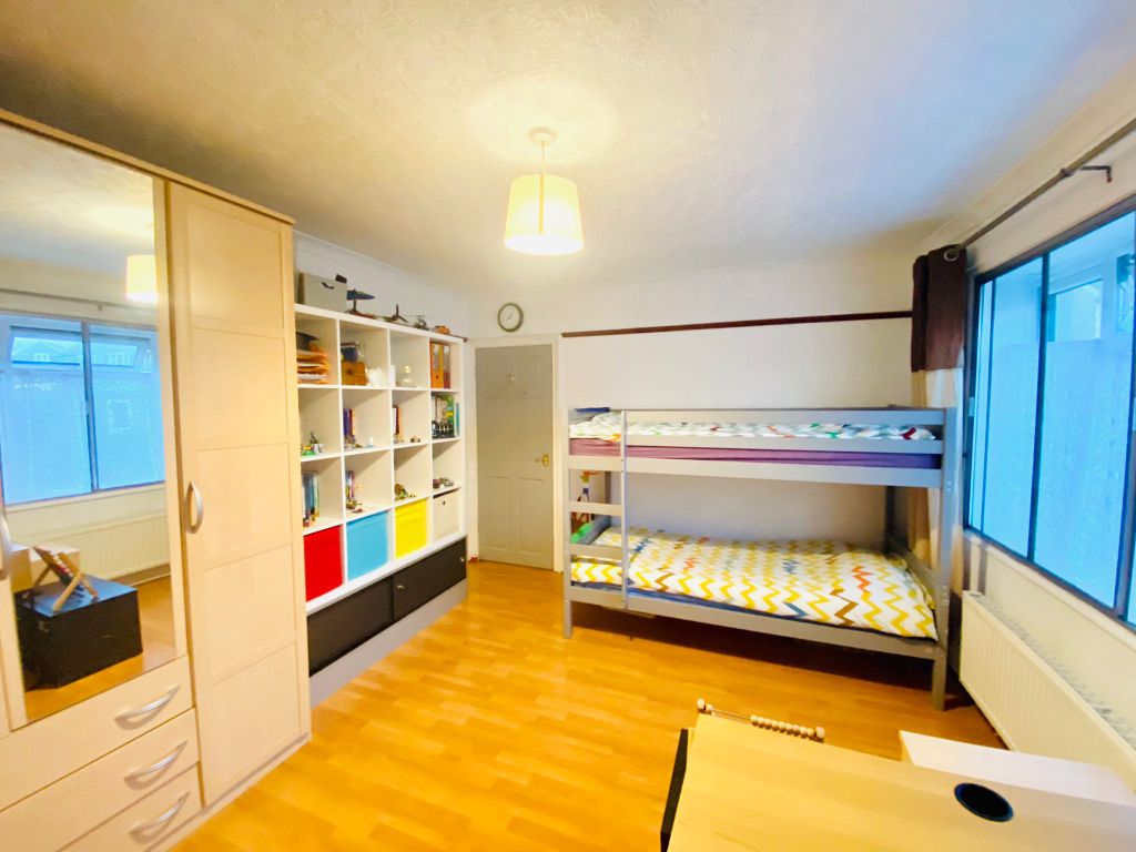 4 bed flat for sale in Graigwen Road, Pontypridd CF37, £474,000