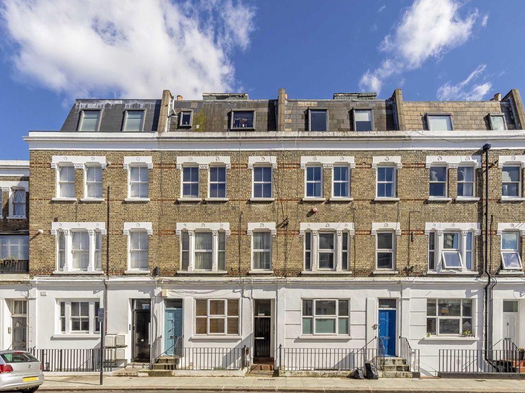 1 bed flat for sale in Boscombe Road, London W12, £400,000