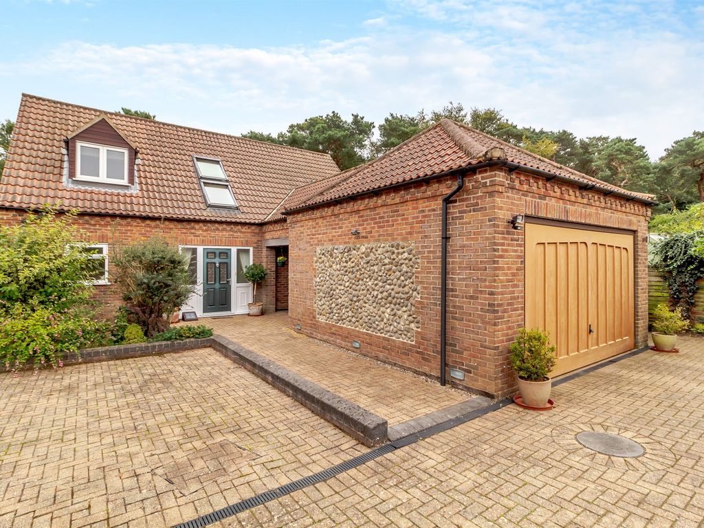 4 bed detached house for sale in St. Benets Avenue, North Walsham NR28, £650,000