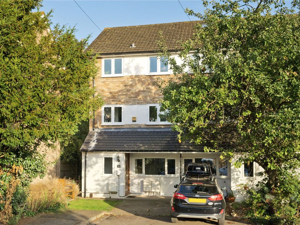 3 bed end terrace house for sale in Challoners Close, East Molesey, Surrey KT8, £675,000