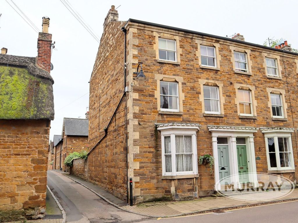5 bed property for sale in High Street East, Uppingham, Rutland LE15, £500,000