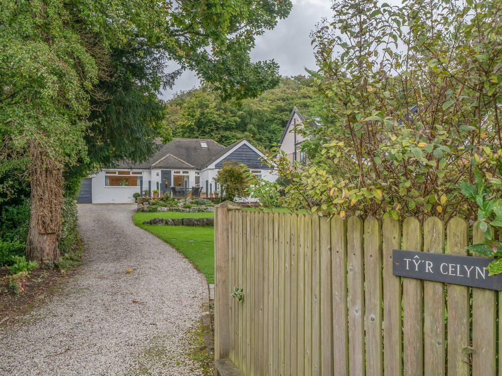 5 bed detached house for sale in New Barns Close, Arnside LA5, £750,000