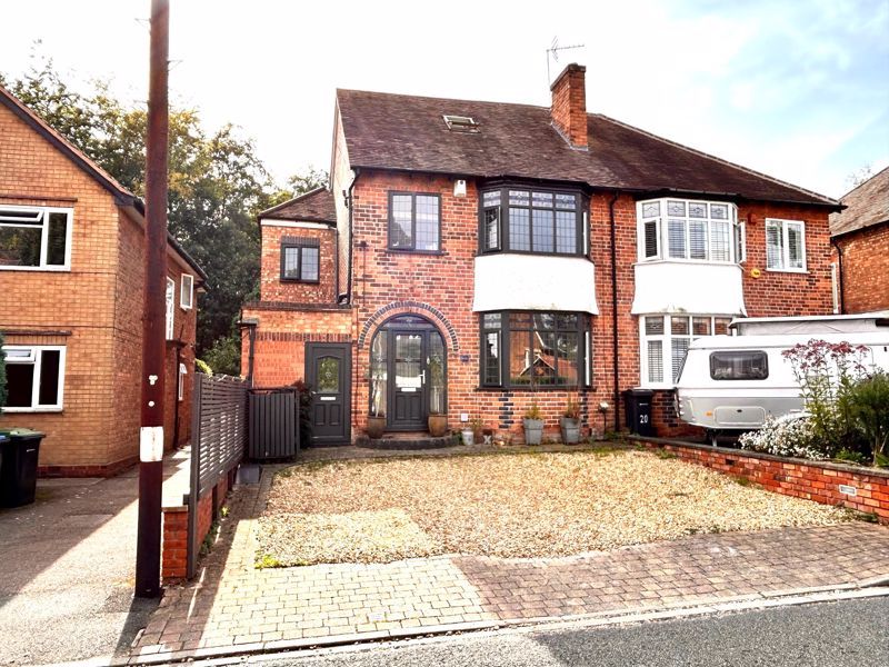 4 bed semi-detached house for sale in Driffold, 152334 B73, £390,000