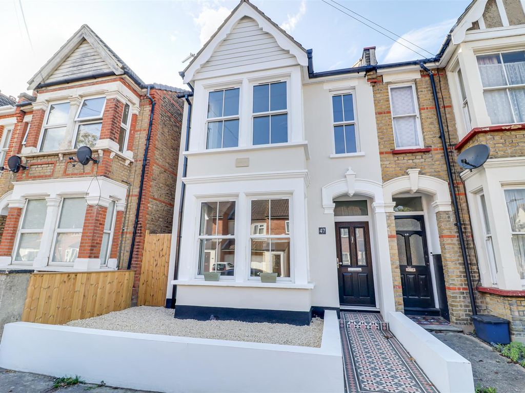 3 bed semi-detached house for sale in Leigh Hall Road, Leigh-On-Sea SS9, £600,000