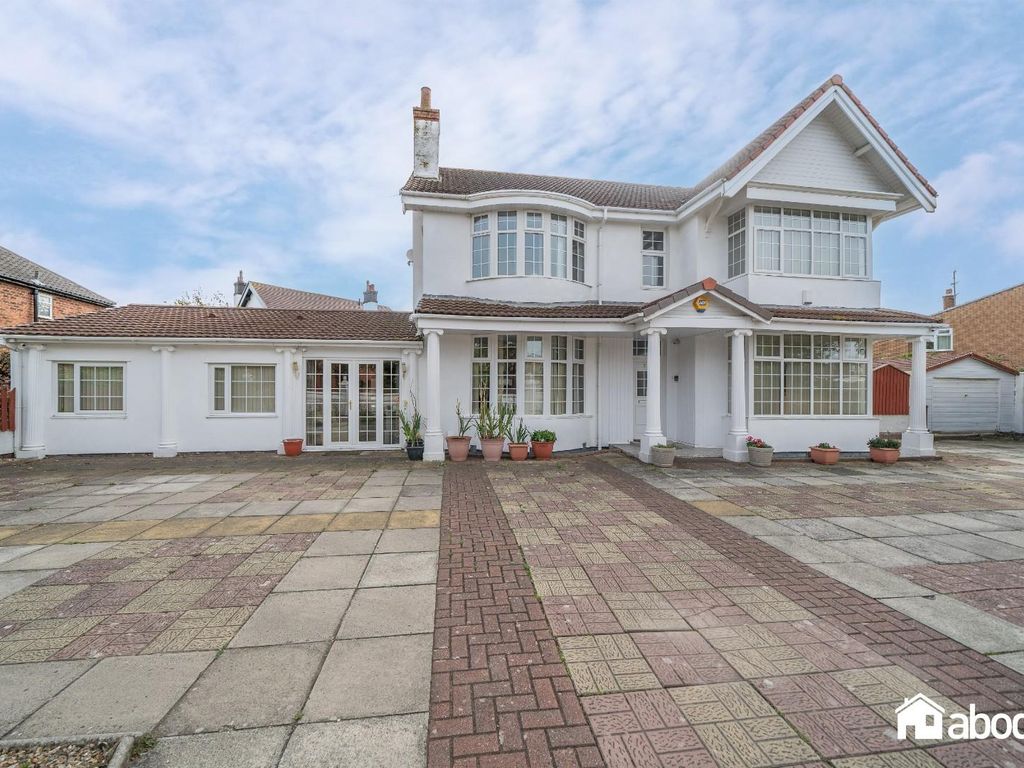 5 bed detached house for sale in Burbo Crescent, Crosby, Liverpool L23, £650,000
