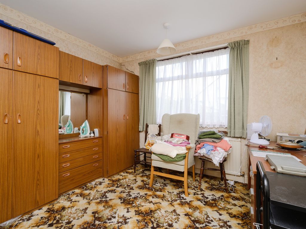 2 bed bungalow for sale in Leonard Avenue, Morden SM4, £495,000