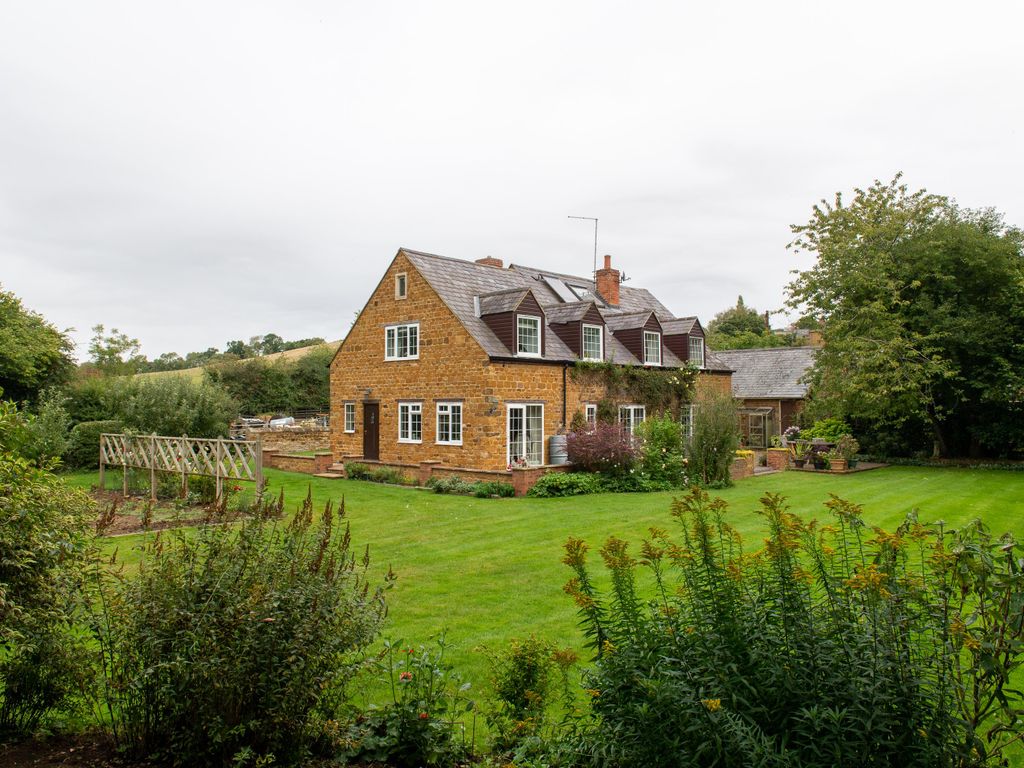 4 bed detached house for sale in Grimscote, Towcester NN12, £800,000