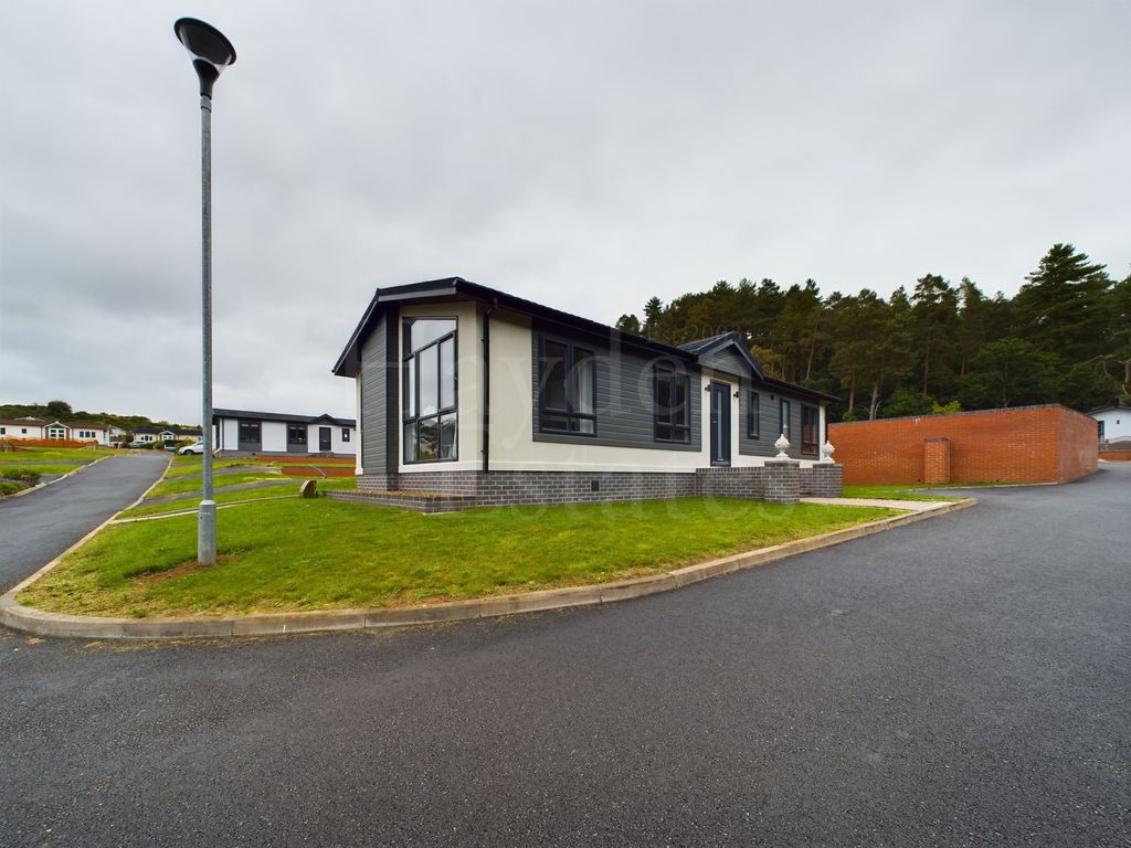 New home, 2 bed mobile/park home for sale in Hollins Park, Bridgnorth WV15, £265,000