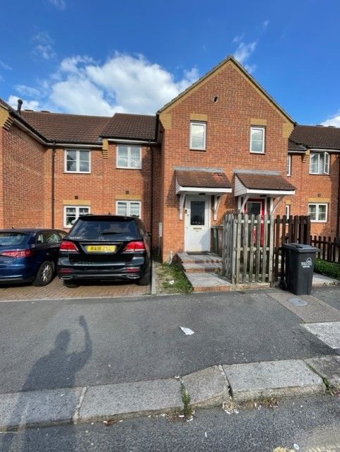 1 bed detached house for sale in Clifford Road, London E17, £524,995