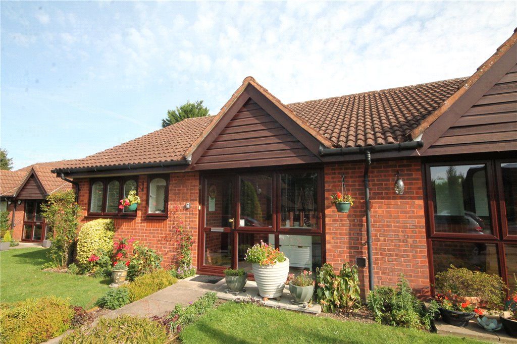 2 bed bungalow for sale in Derby Close, Epsom KT18, £410,000