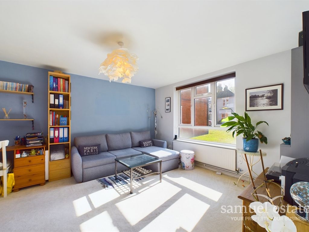1 bed flat for sale in Verran Road, London SW12, £350,000