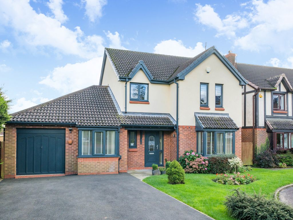 4 bed detached house for sale in Sandringham Drive, Chorley PR6, £400,000