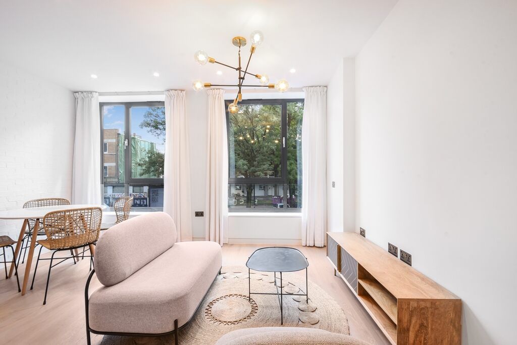 1 bed flat for sale in Hackney Road, London E2, £525,000