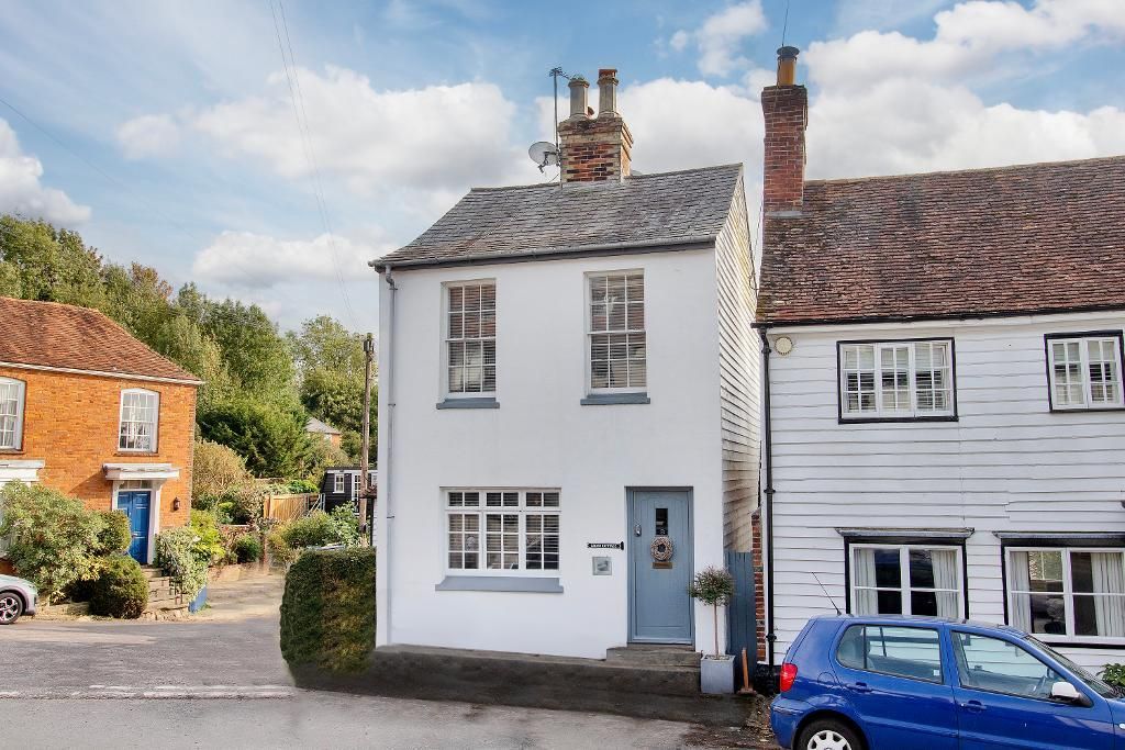 3 bed detached house for sale in Broad Street, Sutton Valence, Kent ME17, £433,000