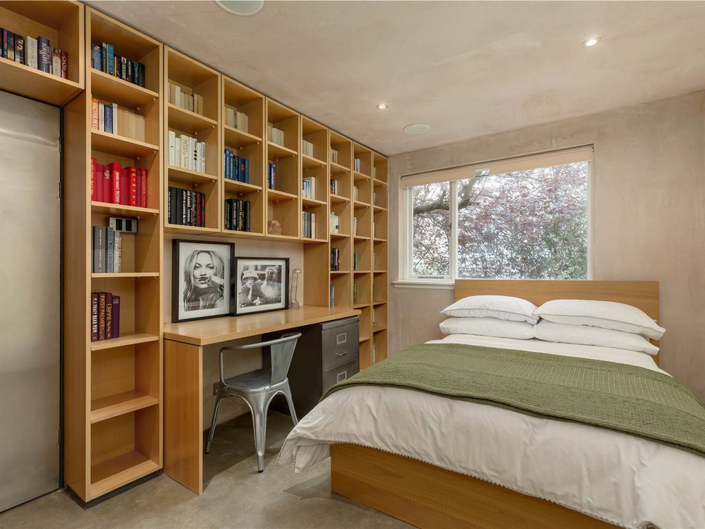 2 bed mews house to rent in West Scotland Street Lane, Edinburgh, Midlothian EH3, £2,000 pcm