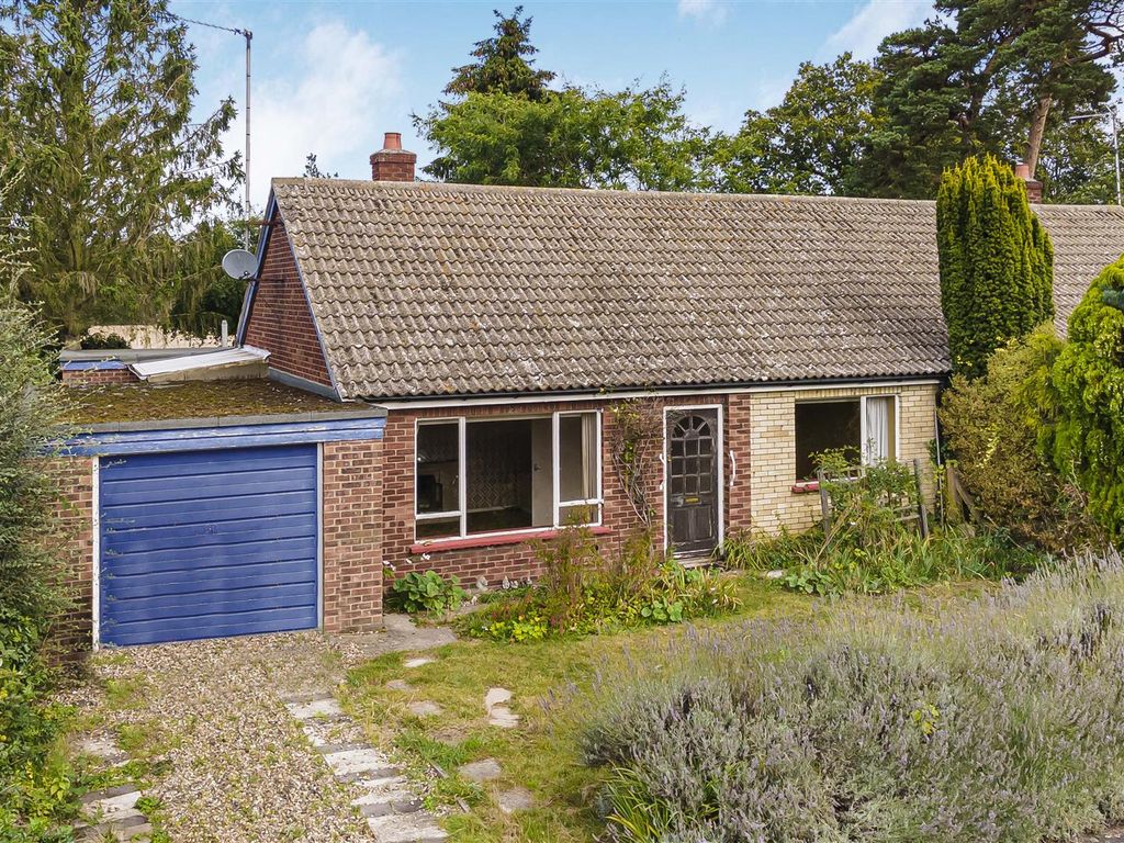 3 bed bungalow for sale in Church Close, Whittlesford, Cambridge CB22, £350,000