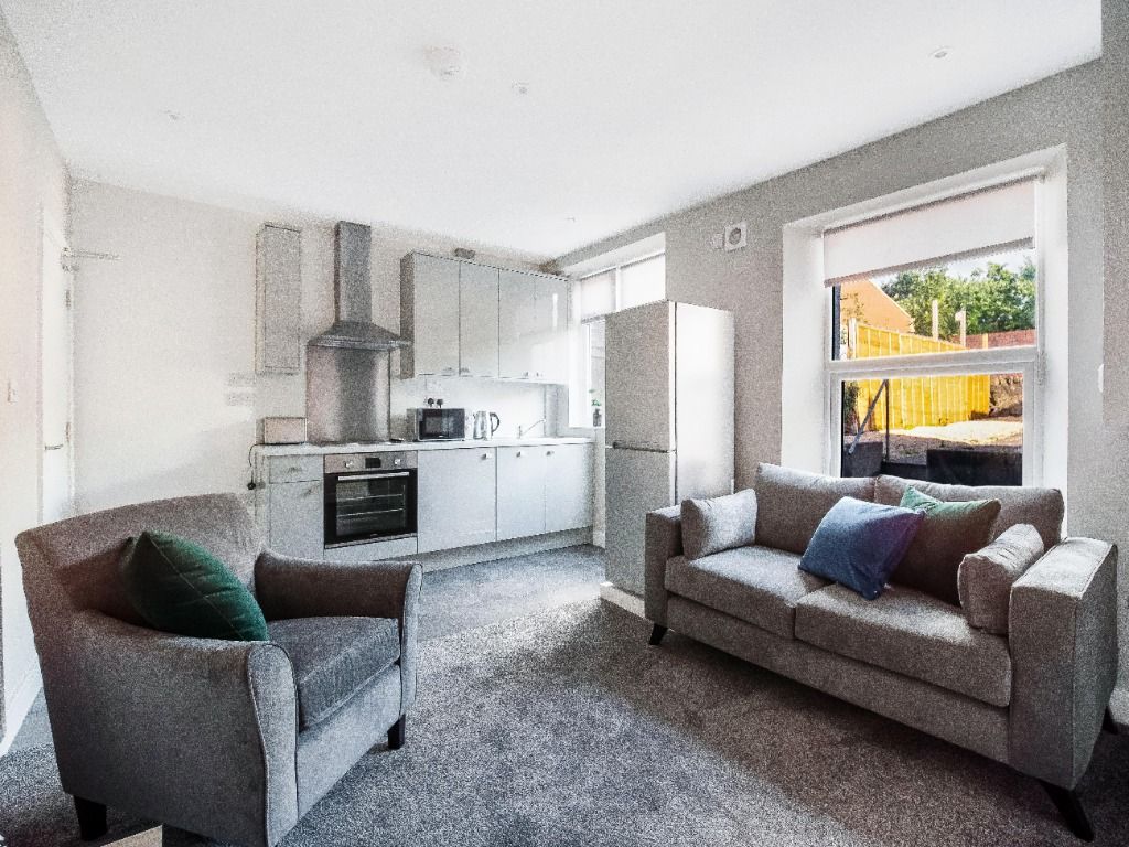 3 bed flat to rent in Albert Terrace, Fishponds, Bristol BS16, £2,410 pcm