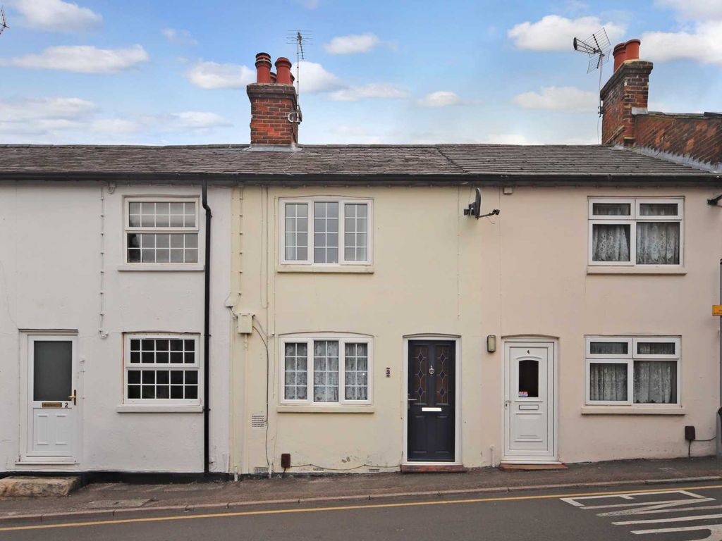 2 bed terraced house for sale in Chapel Street, Tring HP23, £355,000