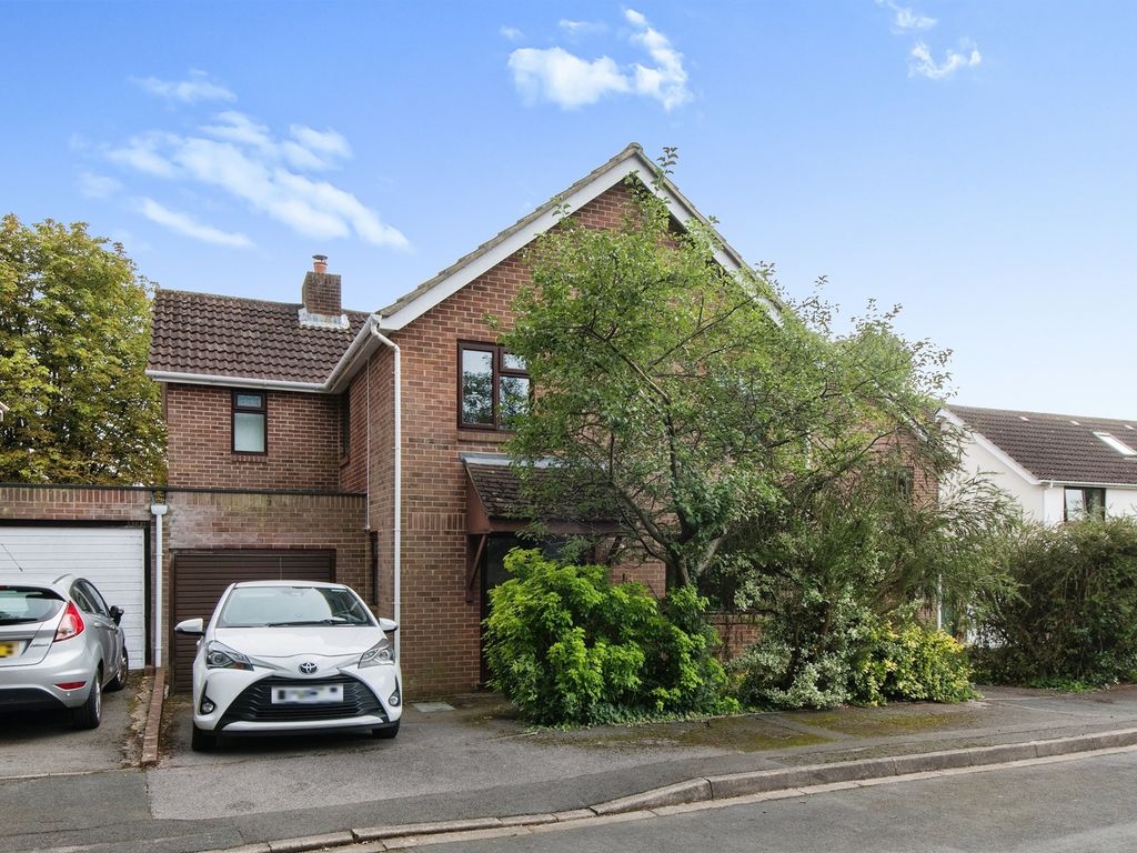 5 bed link-detached house for sale in Shawford Close, Southampton SO16, £565,000