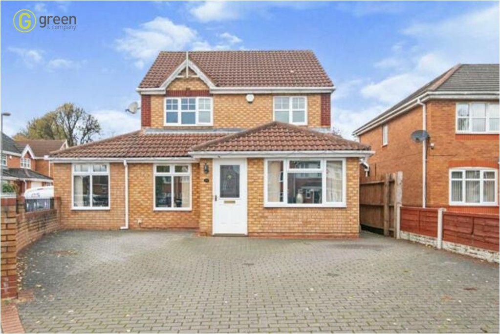 4 bed detached house for sale in Edwin Phillips Drive, West Bromwich B71, £370,000