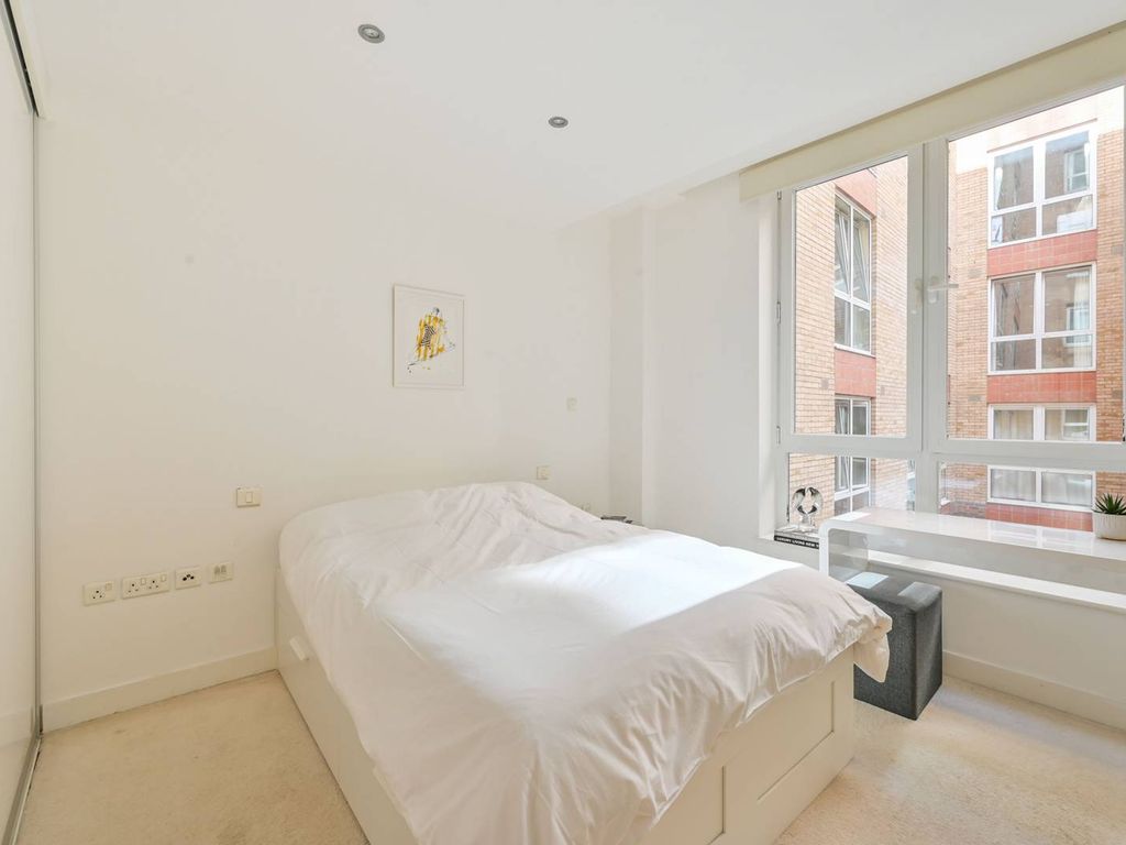 1 bed flat for sale in Cock Lane, Farringdon, London EC1A, £600,000
