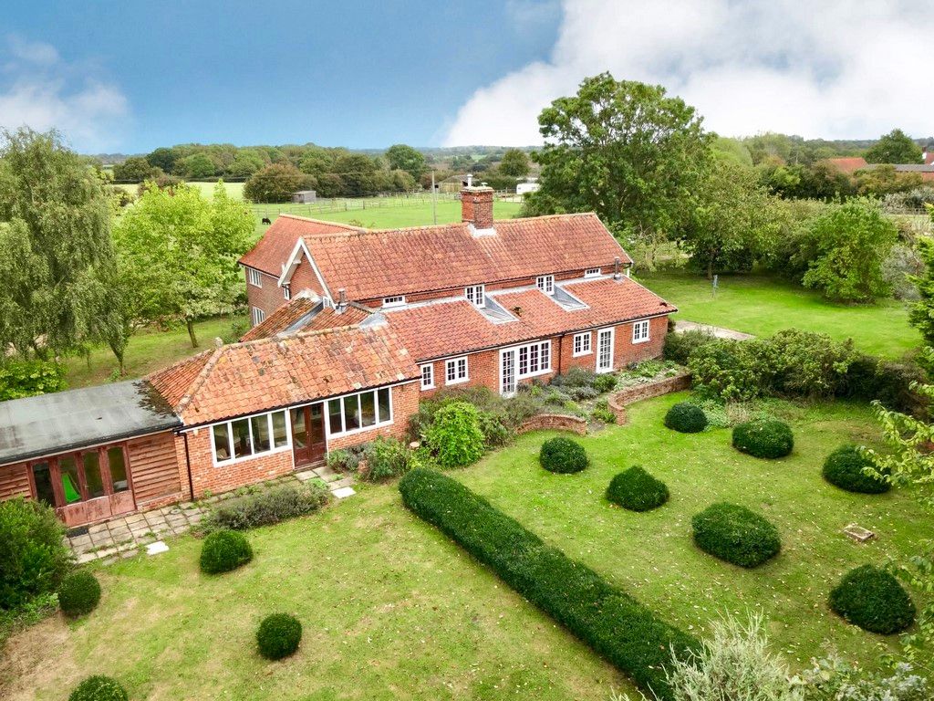 5 bed detached house for sale in Abbey Road, Wingfield, Diss IP21, £900,000