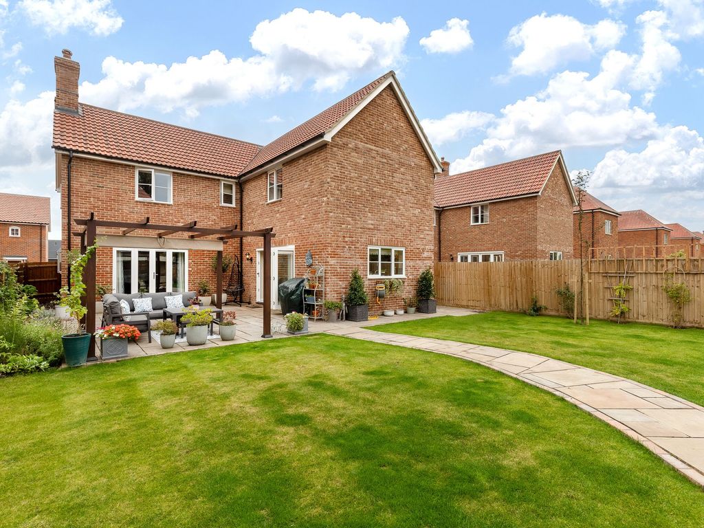 4 bed detached house for sale in Clover Way, Melbourn SG8, £760,000