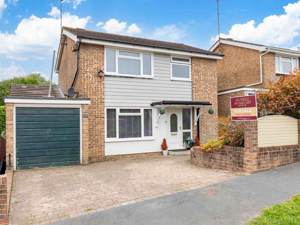3 bed link-detached house for sale in Larches Way, Crawley Down RH10, £475,000