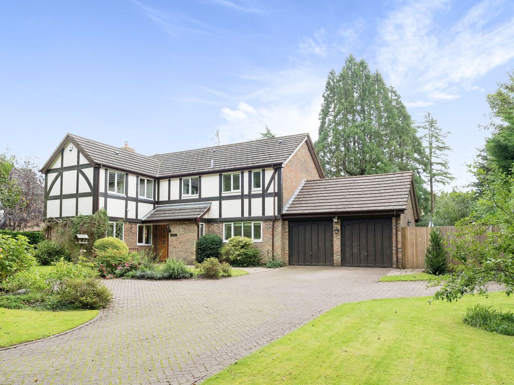 5 bed detached house for sale in Tower Road, Hindhead, Surrey GU26, £1,425,000