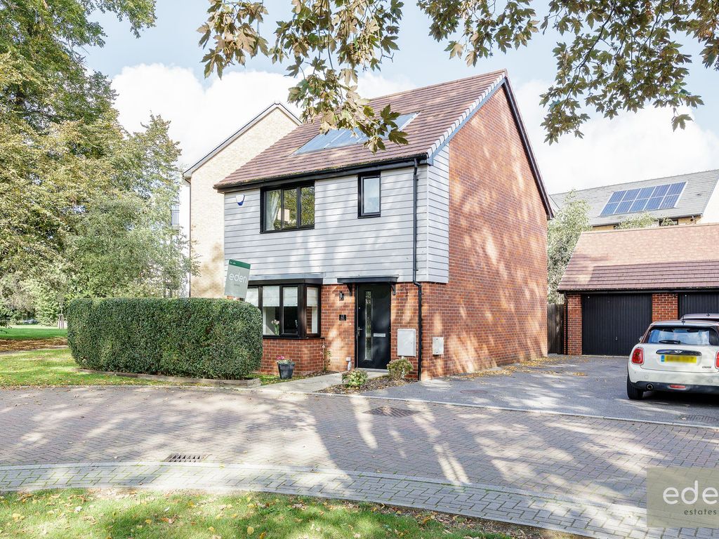 3 bed detached house for sale in Orpin Avenue, Leybourne ME19, £440,000
