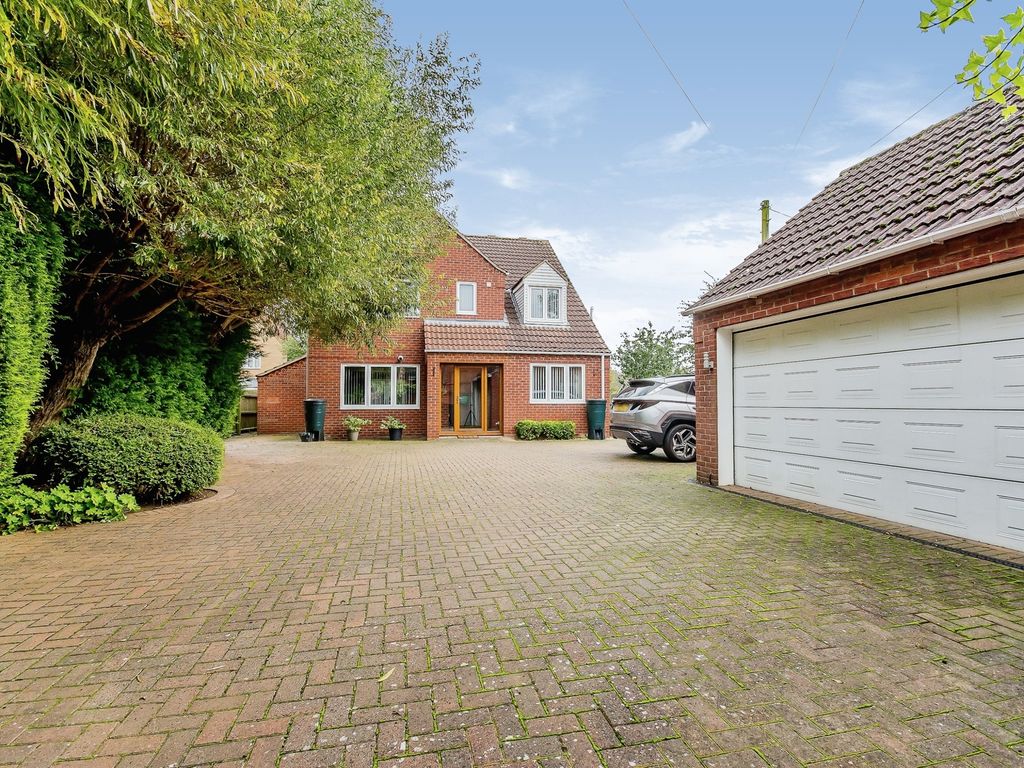 4 bed detached house for sale in Kingswood Park, Wisbech PE13, £475,000
