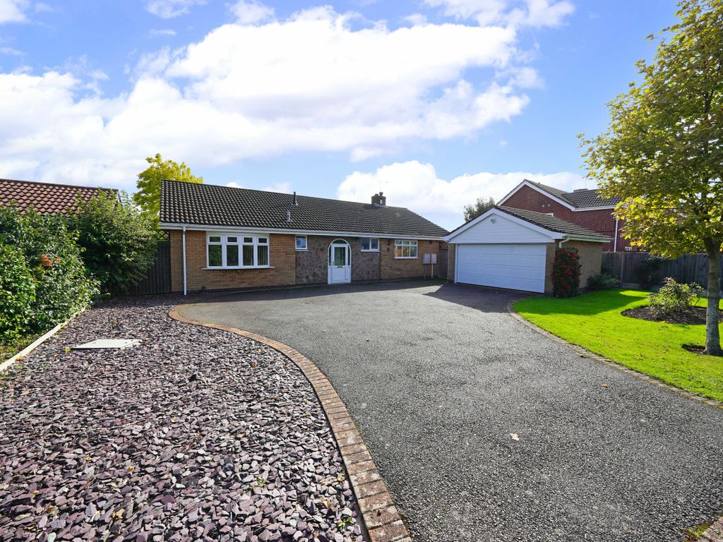3 bed detached bungalow for sale in St. Davids Close, Leicester Forest East, Leicester, Leicestershire LE3, £475,000
