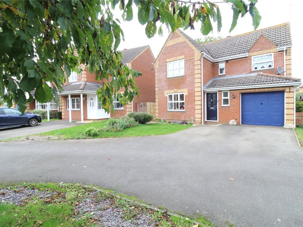 4 bed detached house for sale in Wild Cherry Close, Woodford Halse, Northamptonshire NN11, £380,000