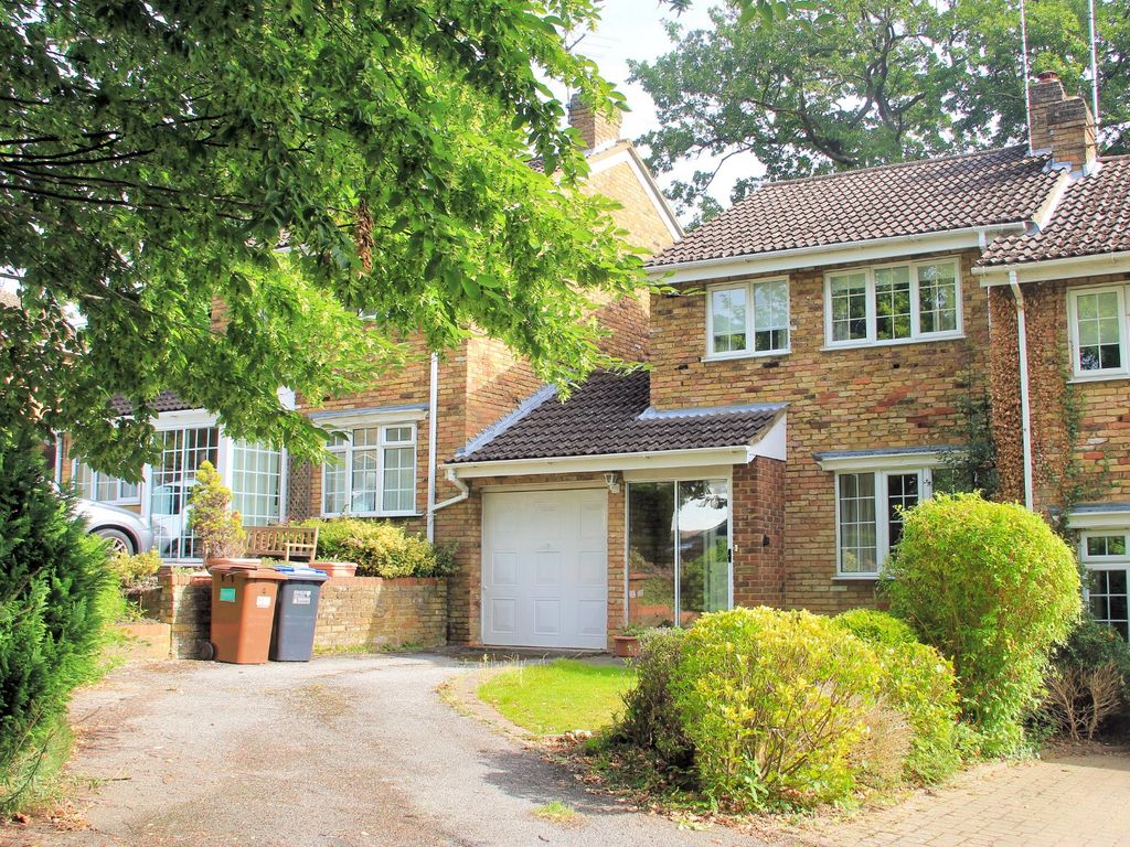 3 bed semi-detached house for sale in Bluebells, Oaklands, Welwyn, Hertfordshire AL6, £490,000