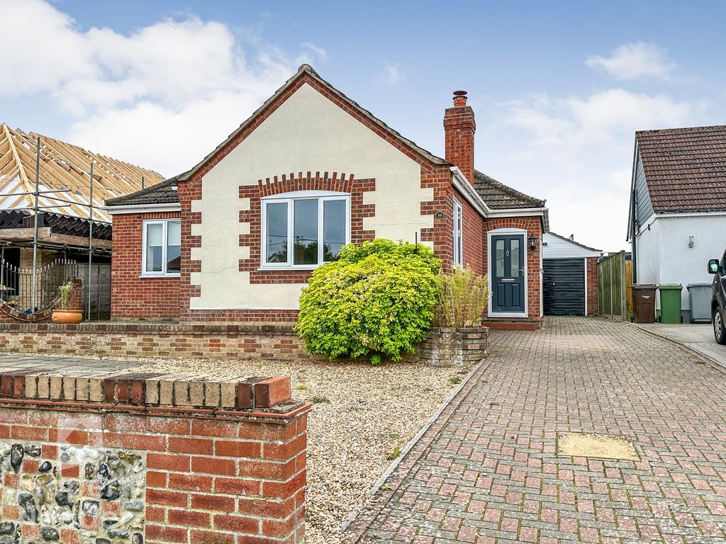 3 bed detached bungalow for sale in Crostwick Lane, Spixworth, Norwich NR10, £395,000