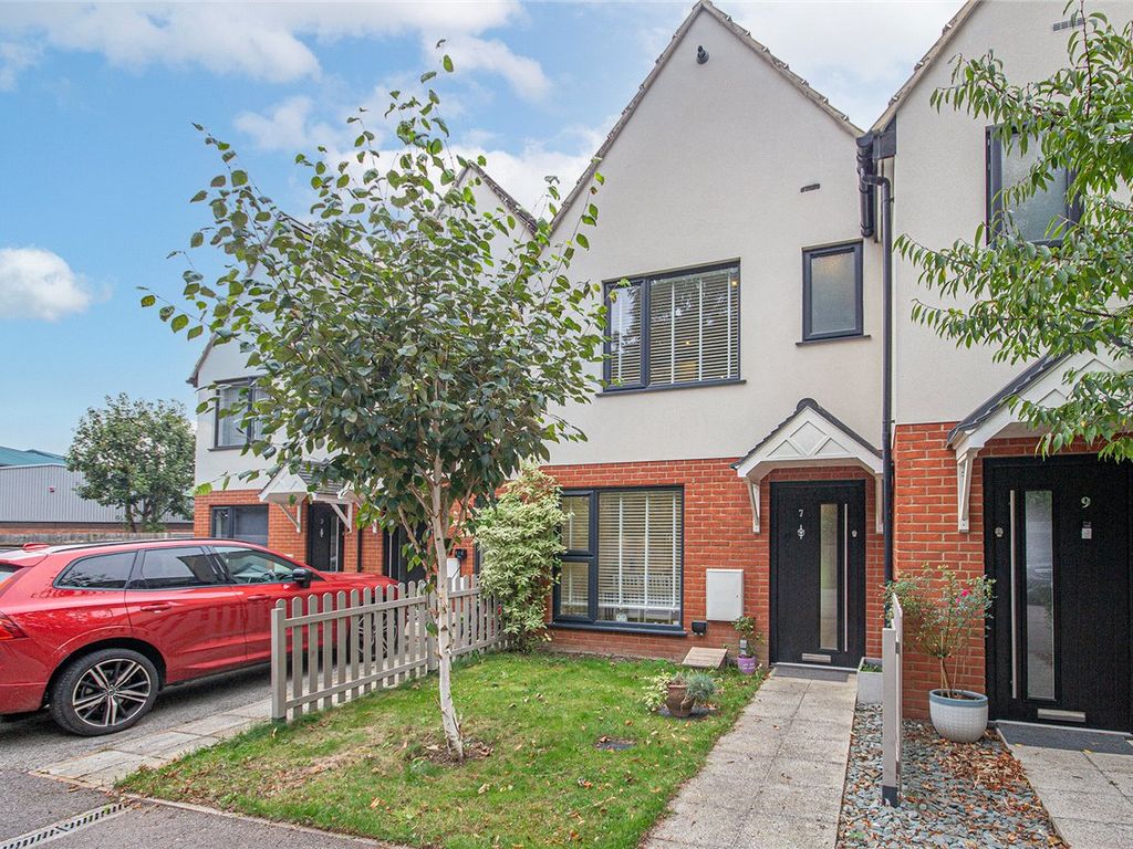 3 bed terraced house for sale in Sterling Court, Welwyn Garden City, Hertfordshire AL7, £425,000