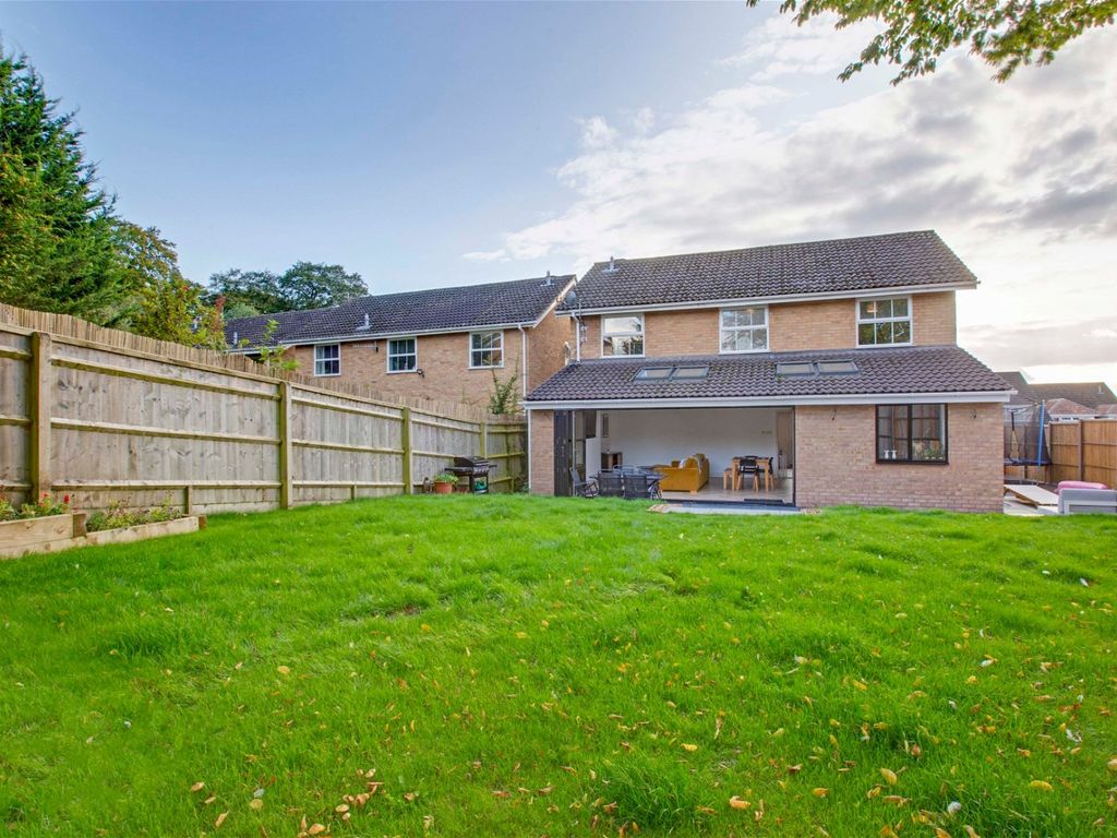 4 bed detached house for sale in Sunnycroft, Downley Village, | No Chain! HP13, £780,000