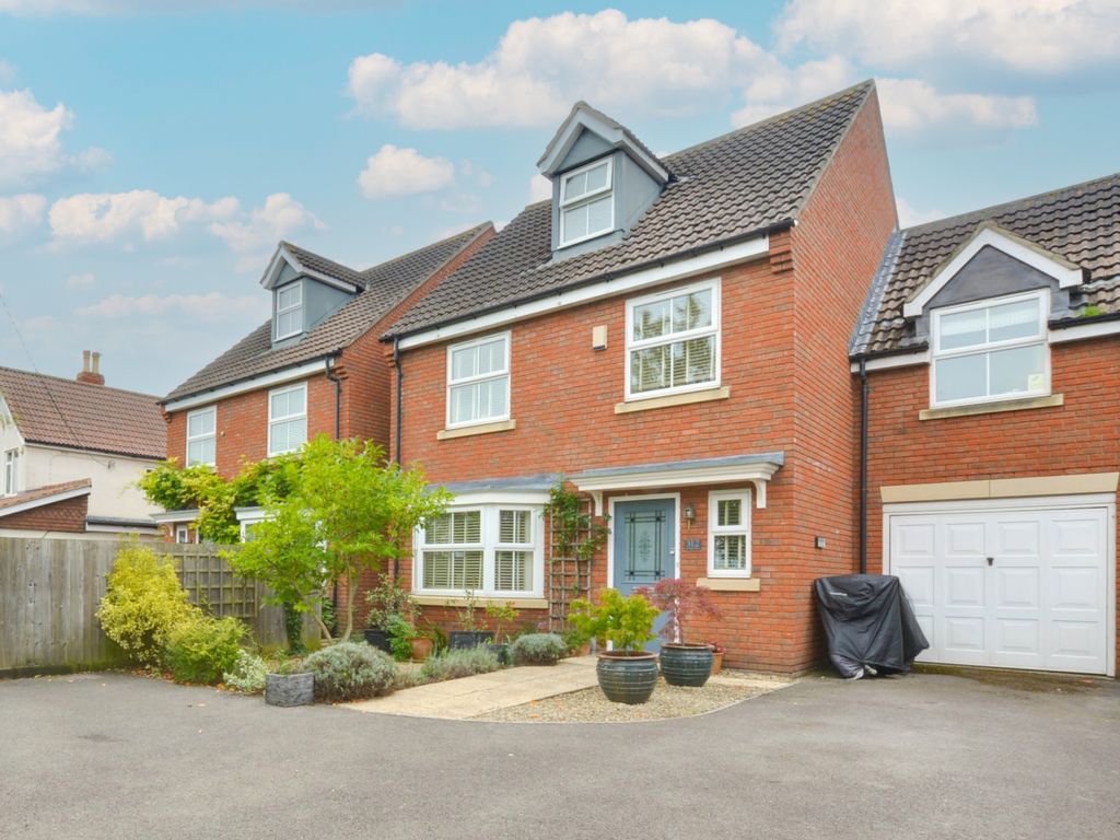 5 bed detached house for sale in Marsh Road, Hilperton Marsh, Trowbridge, Wiltshire BA14, £450,000