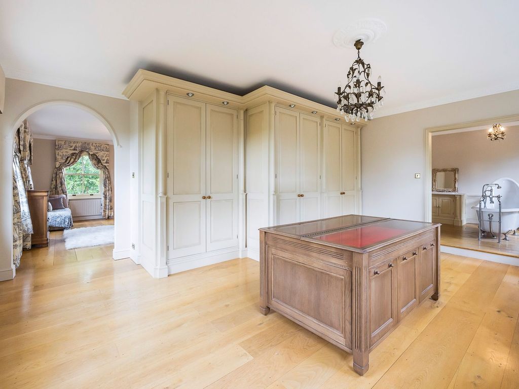 7 bed detached house for sale in Levels Green, Farnham CM23, £2,000,000