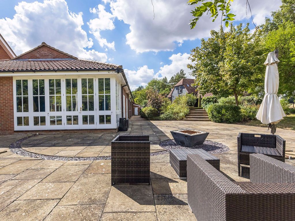 7 bed detached house for sale in Levels Green, Farnham CM23, £2,000,000