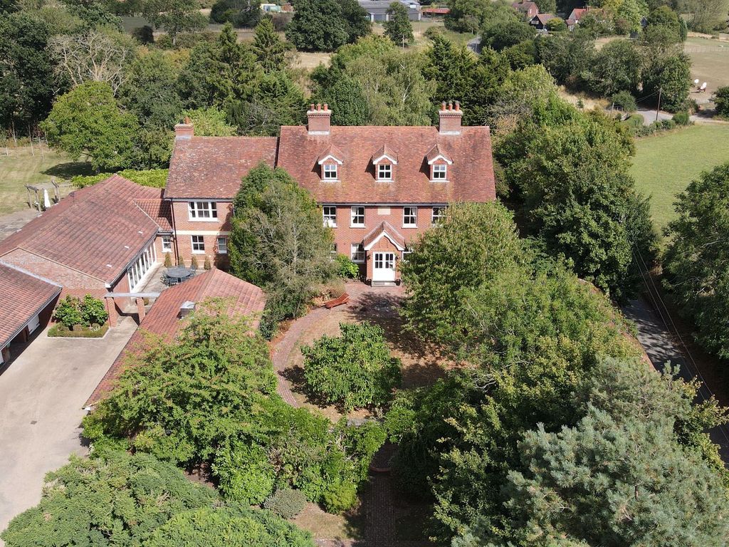 7 bed detached house for sale in Levels Green, Farnham CM23, £2,000,000