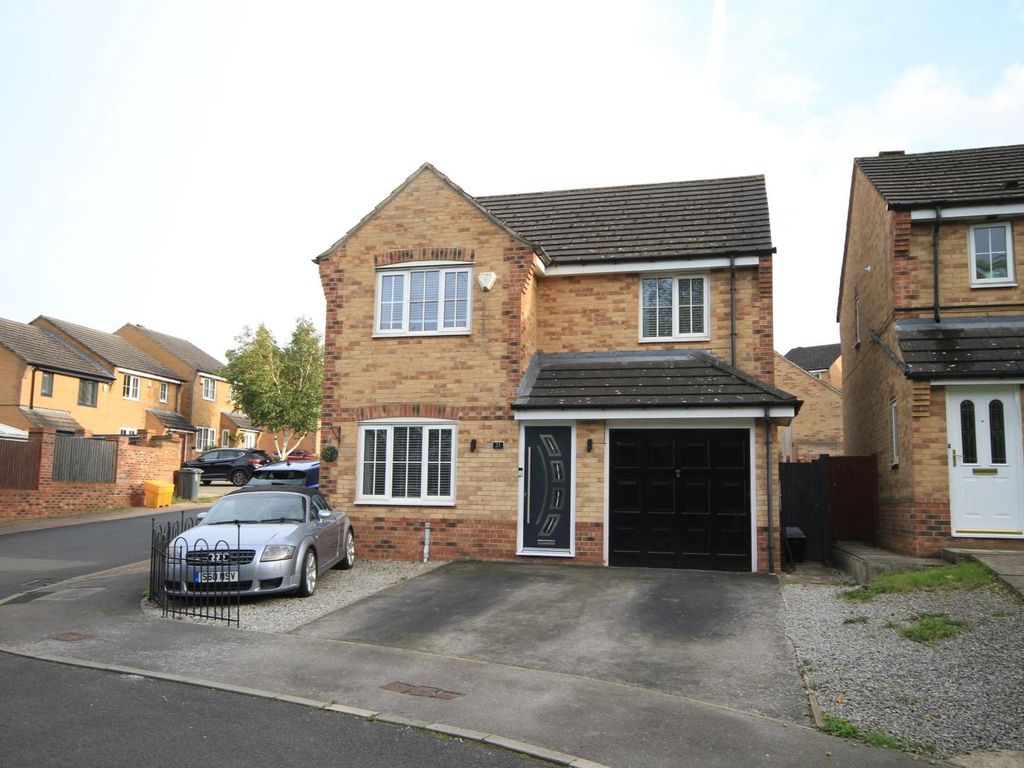 4 bed detached house for sale in West Cote Drive, Thackley, Bradford BD10, £350,000