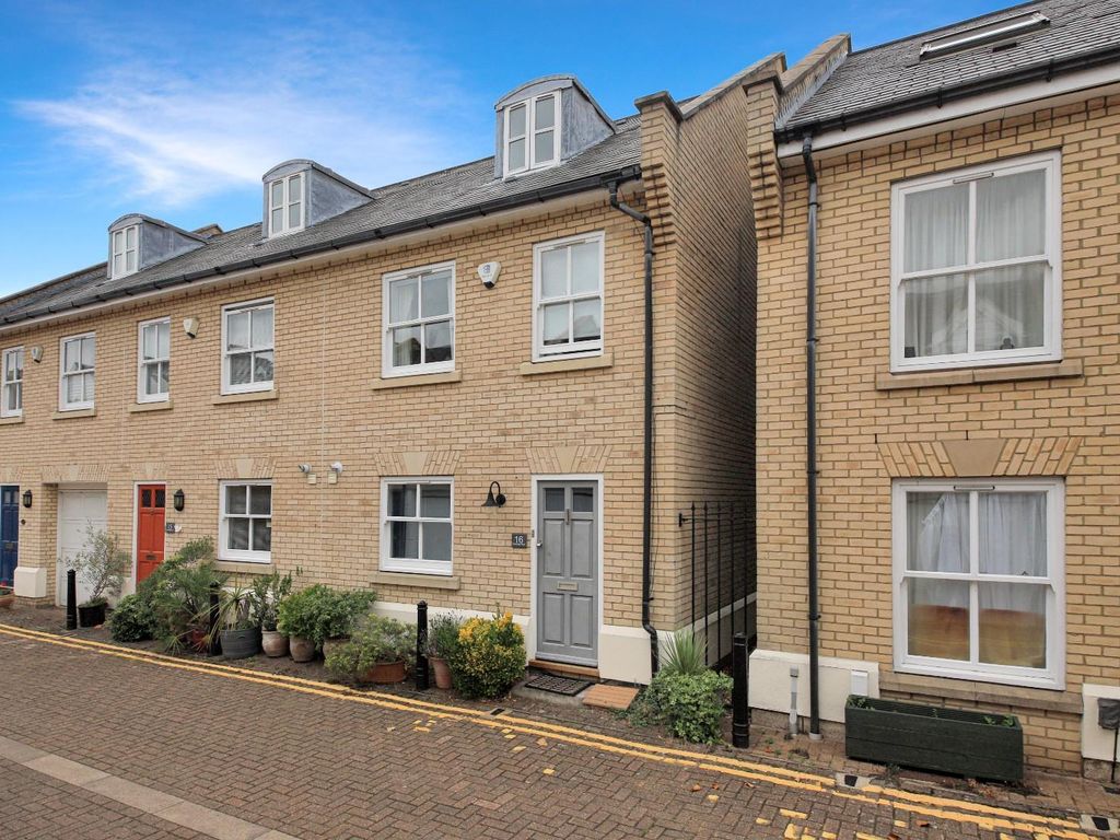 3 bed town house for sale in Cambridge Place, Cambridge CB2, £775,000
