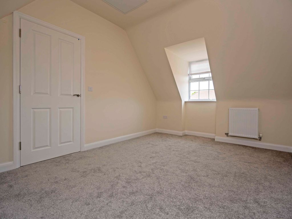 4 bed detached house to rent in Bugbrooke Lane, Barton Seagrave, Kettering NN15, £2,100 pcm