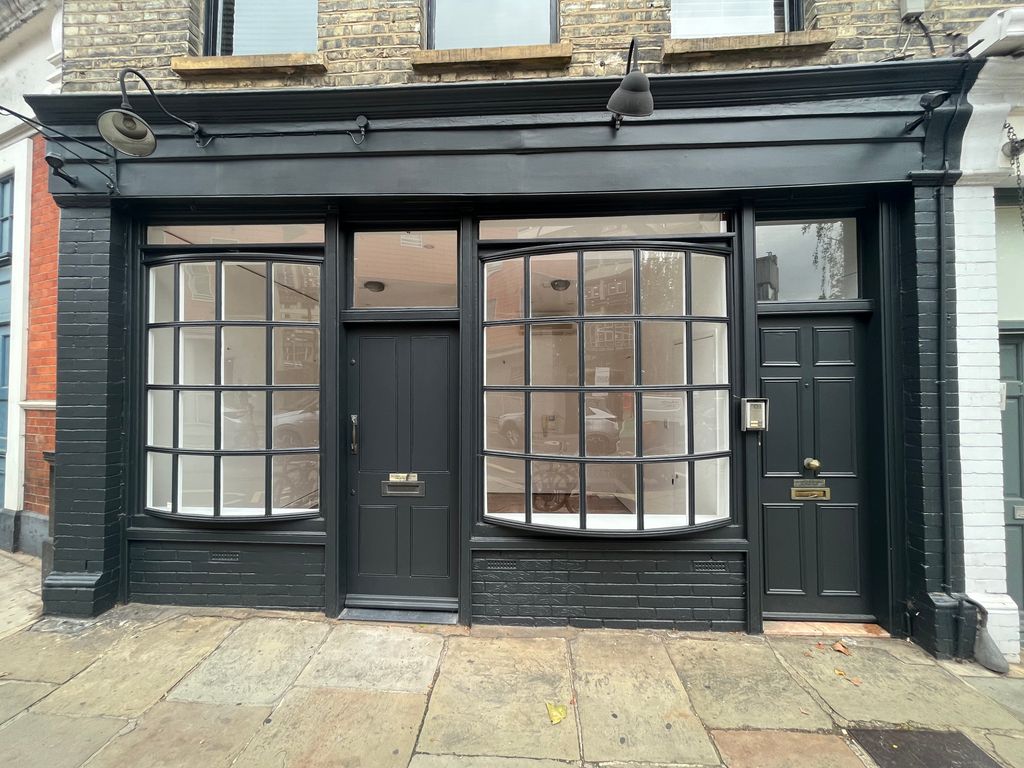 Retail premises to let in Fleet Road, London NW3, £28,000 pa